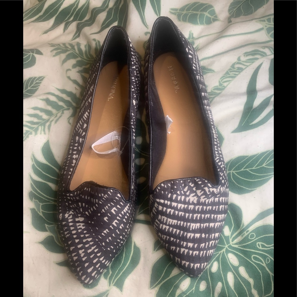 Black and white slight heel size 8